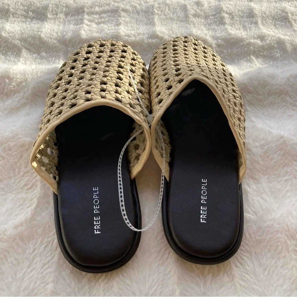 Free People Freya Flats/mule/Sandals/Leather/ Size: 8 NWT